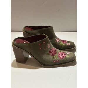 Y2K Riverstone green suede square toe embroidered floral mules block heels sz 8B